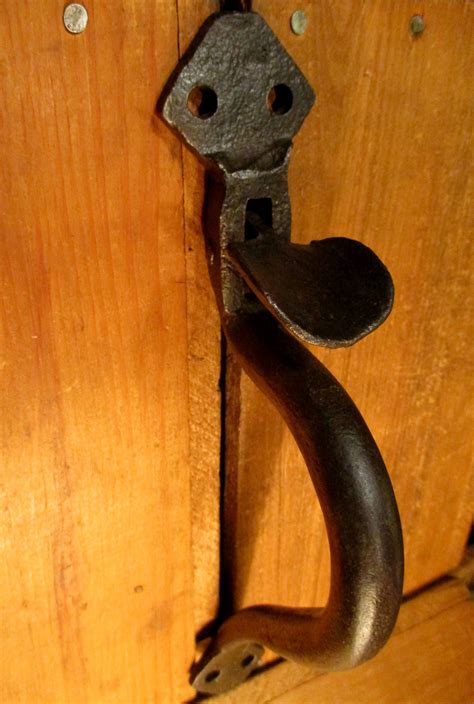 Informal Wrought Iron Thumb Latch Door Handle - Image to u