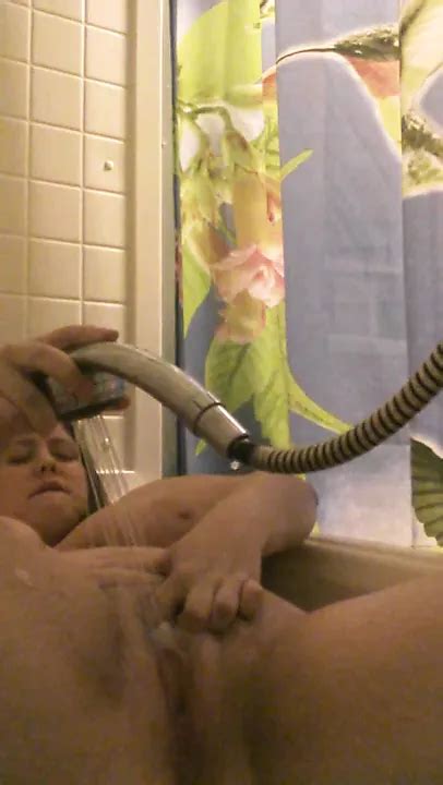 Big Titted BBW Uses Showerhead On Her Clit XHamster