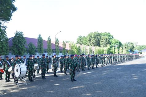 Personel Tni Al Lantamal Vi Ikuti Upacara Bendera An Lantamal Vi