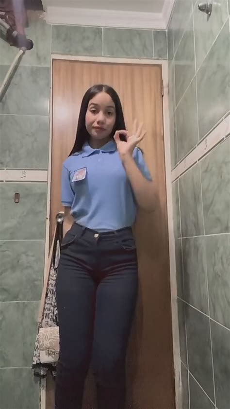 Chava Colegiala Cogiendo En El Baño Del Colegio VIDEOS EXCLUSIVOS