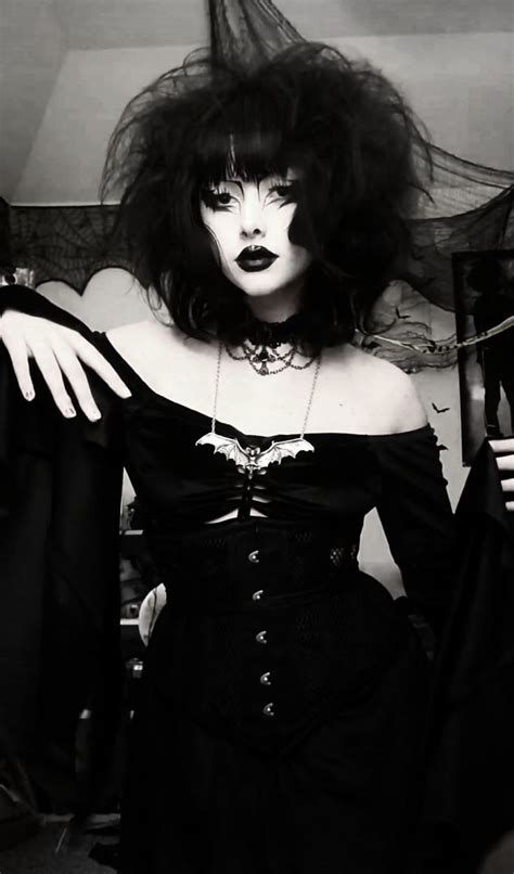 Goth Girl Trad Goth Kıyafet Gotik Kızlar