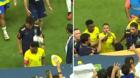 Skandaliczne Sceny Po Meczu Neymar Zaatakowany Wideo Pi Ka No Na