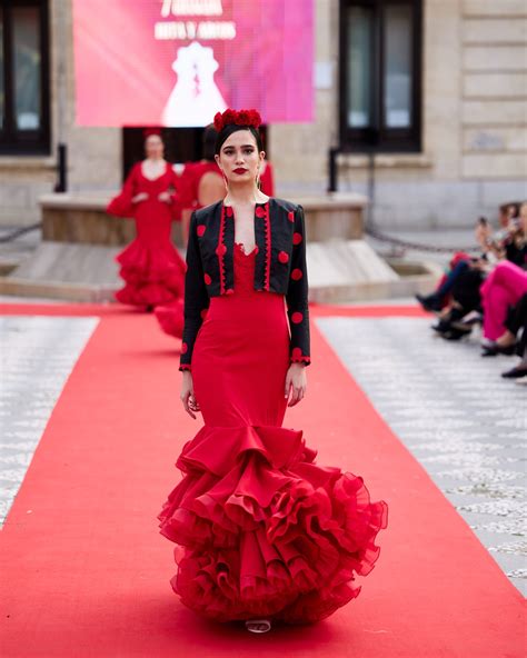 Vestido Flamenca Rojo Tres Volantes Hita Y Arcos Cita Previa