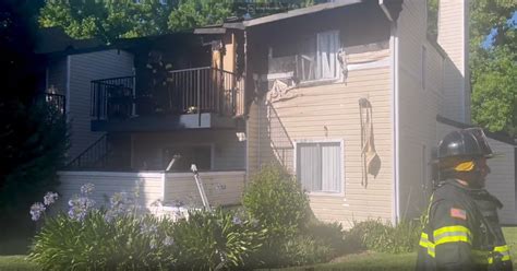 2 Story Apartment Building Catches Fire In South Natomas Cbs Sacramento