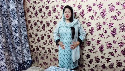 Beautiful Desi Hindi Bhabhi Fingering Pussy Xhamster