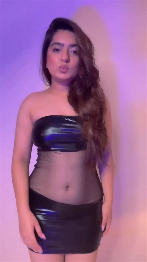 Esha R Desihornybabes