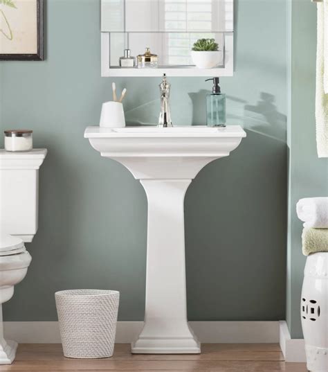 Pedestal Sink Backsplash Ideas Small Bathrooms - Best Decorations