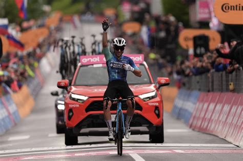 Giro D Italia Vittoria Per Distacco Di Vendrame Sulle Dolomiti