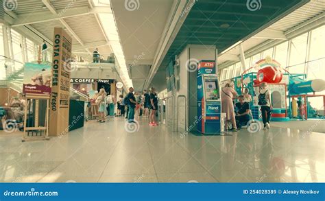 Polonia De Varsovia De Junio De Chopin Aeropuerto O Lotnisko