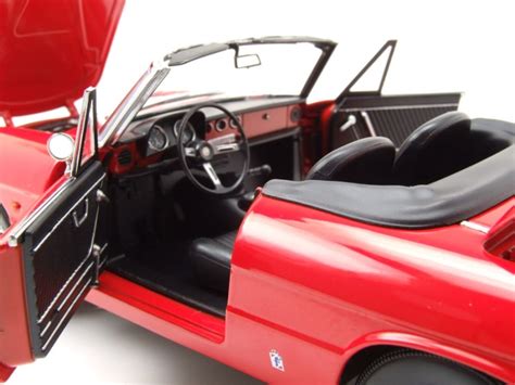 Modellauto Alfa Romeo Duetto Spider Rot Touring