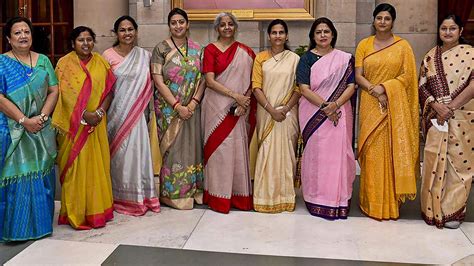 Women In Modi Cabinet मोदी कैबिनेट विस्तार कौन हैं 7 महिला मंत्री