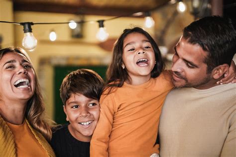 Esto Es Lo Que Aporta La Familia Latina A La Sociedad Estadounidense