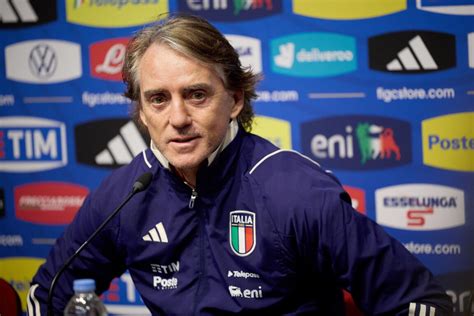 La Figc Blinda Roberto Mancini Nessun Contatto Con De Laurentiis Non