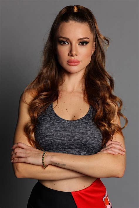 Crbl Xonia Si Otilia Bilionera Participa La Survivor Romania De La