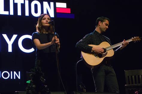 Watch Chvrches Lauren Mayberry Cover Songs By Joni Mitchell Katy