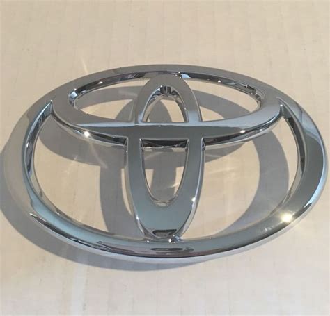 Genuine Toyota Camry Front Grille Emblems Factory Oem Brand