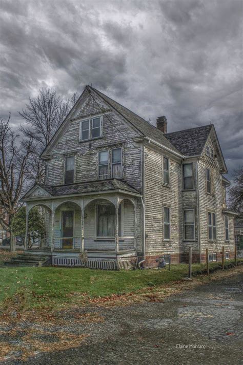 Pin On A B A N D O N E D B E A U T Y Abandoned Farm Houses Old