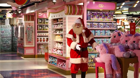 Consumers may already be tired of holiday marketing, poll shows - Ad Age