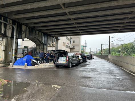 男子倒臥楊梅橋下籃球場 民眾驚見報案已明顯死亡