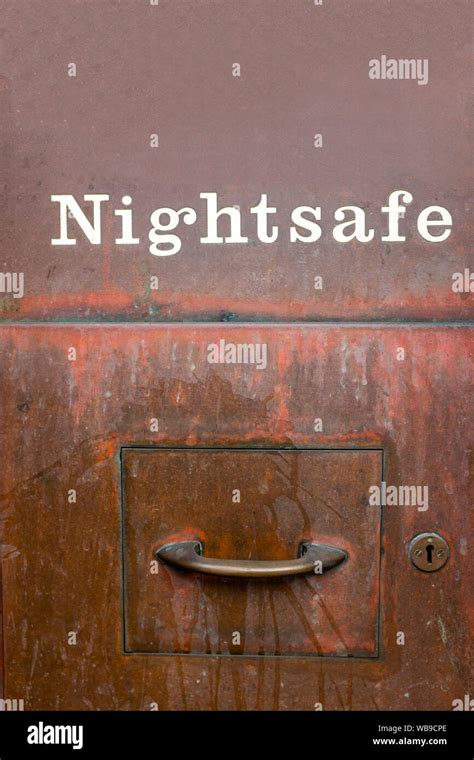 Night Deposit Box Hi Res Stock Photography And Images Alamy