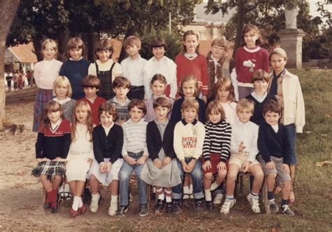 Photo De Classe Ce 1 De 1982 Ecole Notre Dame De Sevigne Copains Davant