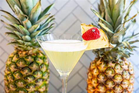 Pineapple Martini - The Kitchen Magpie