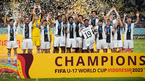 U17 Mannschaft ist Fußball Welt Meister