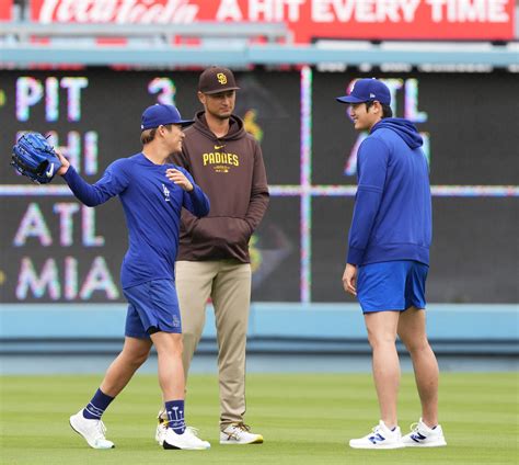 ダルビッシュ有、大谷翔平、山本由伸の侍3人が談笑 15日には「ダルvs大谷」対決へ Mlb写真ニュース 日刊スポーツ