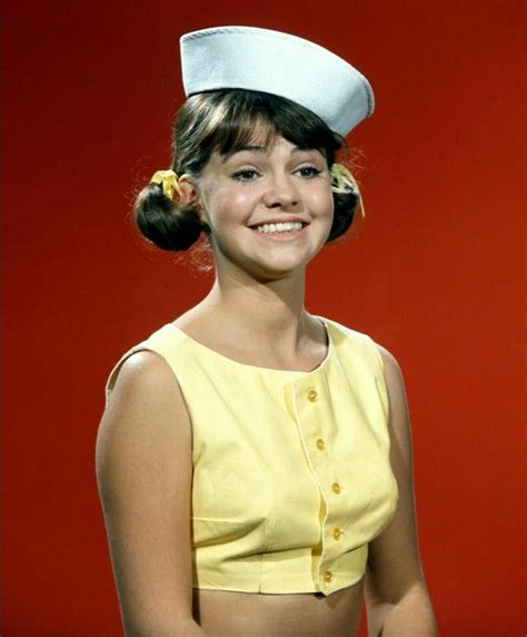 Sally Field 76 Was Dubbed “ugly” After Deciding To Age Naturally But