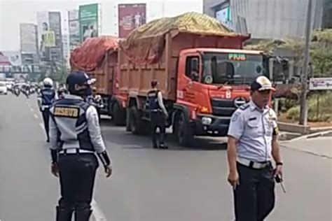 51 Truk Sampah DKI Jakarta Sudah Dilepas Dishub Bekasi