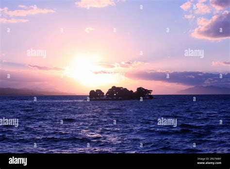 Purple Landscape Lake Hi Res Stock Photography And Images Alamy