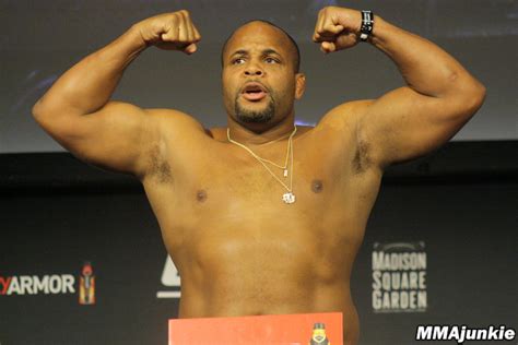 daniel-cormier-ufc-230-weigh-in | MMA Junkie