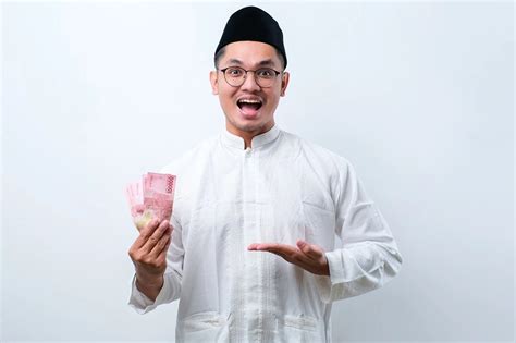 Tips Mengatur Keuangan Saat Lebaran Agar Hemat