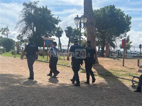 Migranti a Ventimiglia forze dell ordine passano al setaccio la città