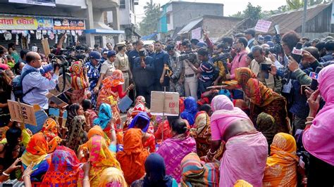 Sandeshkhali Violence Bengal Govt Replaces Top Police Officials Tmc Delegation Visits Strife