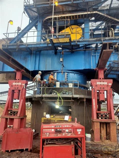 Stacker Reclaimer Slew Bearing Replacement