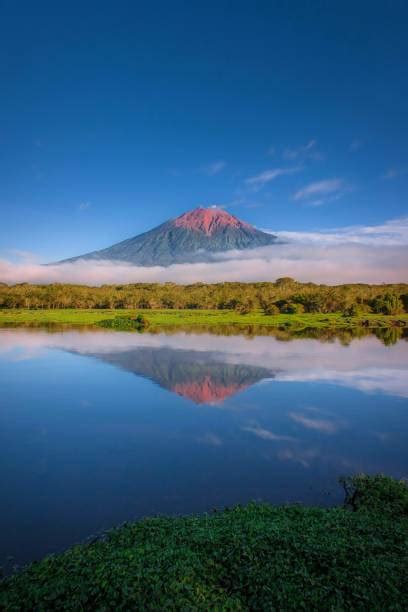 250+ Mount Kerinci Stock Photos, Pictures & Royalty-Free Images - iStock