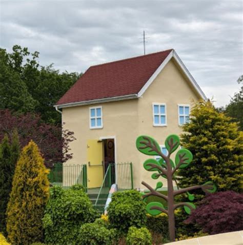 Lets Take A Look Inside Peppa Pigs House Paultons Park Blog