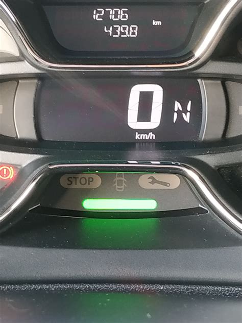 зеленая полоска — Renault Kaptur (2016), 1,6 л, 2019 года | своими ...
