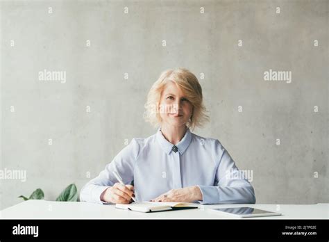 Female Ceo Blonde Hi Res Stock Photography And Images Alamy