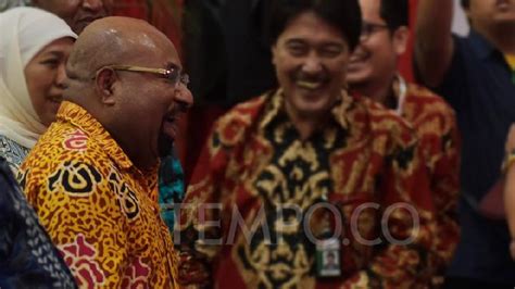 Gubernur Papua Lukas Enembe Sebut Punya Tambang Emas Bolehkah