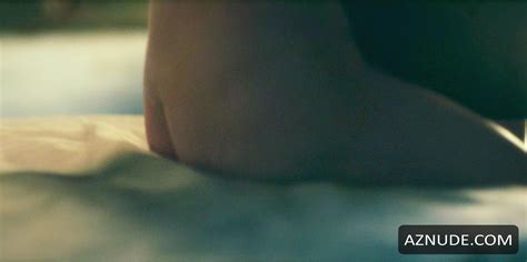 ELISABETH MOSS Nude AZNude