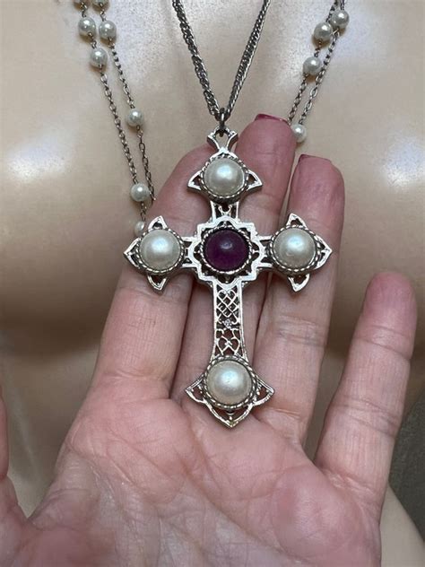 Vintage Sarah Coventry Large Cross Pendant Necklac Gem