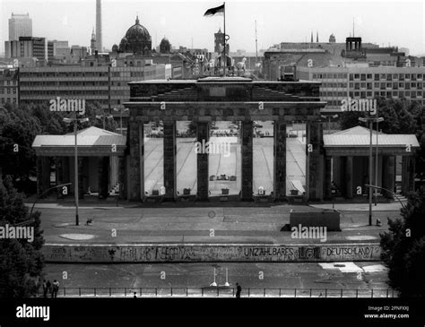 Ronald Reagan Speech Brandenburg Gate Hi Res Stock Photography And