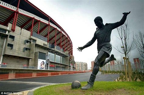 Tribute The Eusebio Statue Outside The Estadio Da Luz Home Of Benfica