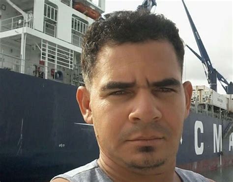 Marinha encontra corpo em área onde navio de carga nove pessoas