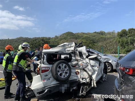 現場慘況曝！國三7車連環撞「2傷1命危」 駕駛嚇壞：後面都沒剎車 Ettoday社會新聞 Ettoday新聞雲