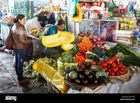 Peru Market Vegetable Stall Hi Res Stock Photography And Images Alamy