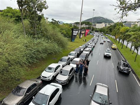 Motoristas De Aplicativo Fazem Manifestação Contra Regulamentação Da