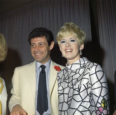 Eddie Fisher Known More For Marriages Than Singing Career Dies At 82